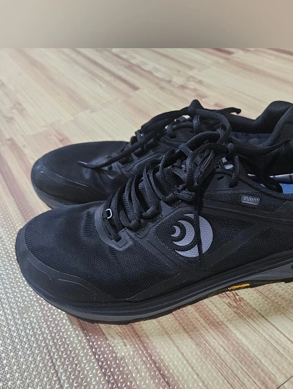 Topo Athletic Terraventure 4 WP Men's Trail Shoes Black/Charcoal Size 11.5 US